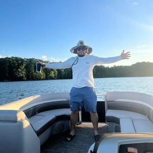 Meet your Posher, Cesar